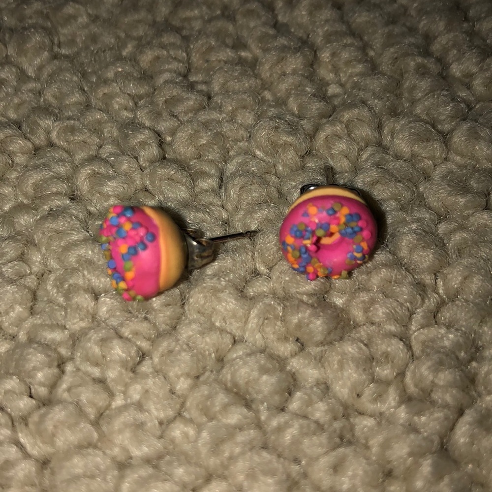 stud earrings